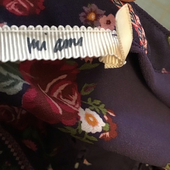 Francesca’s Mi Ami purple floral boho  peasant top - Picture 2 of 12